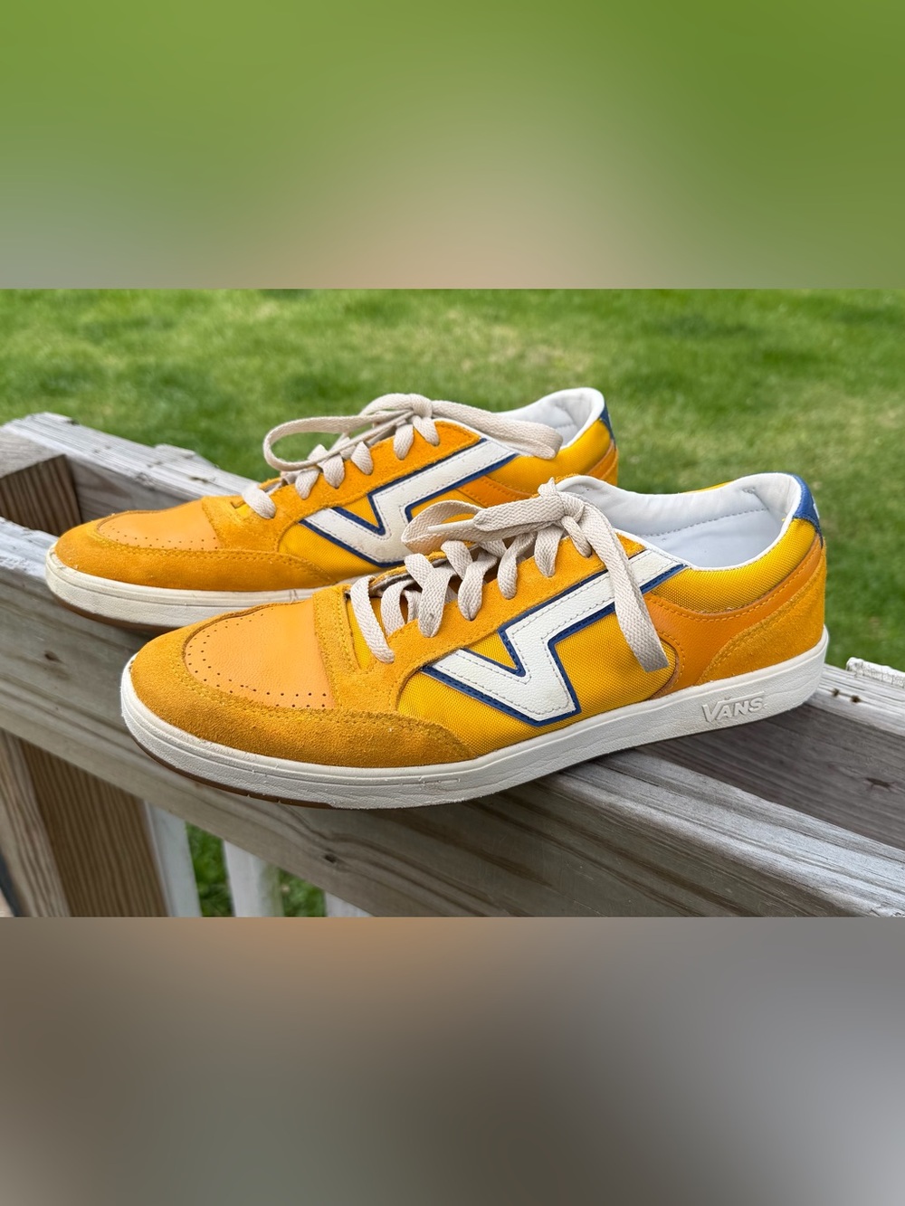 Vans Serio Collection Yellow and White Suede-Accent Low Top Sneaker 11.5